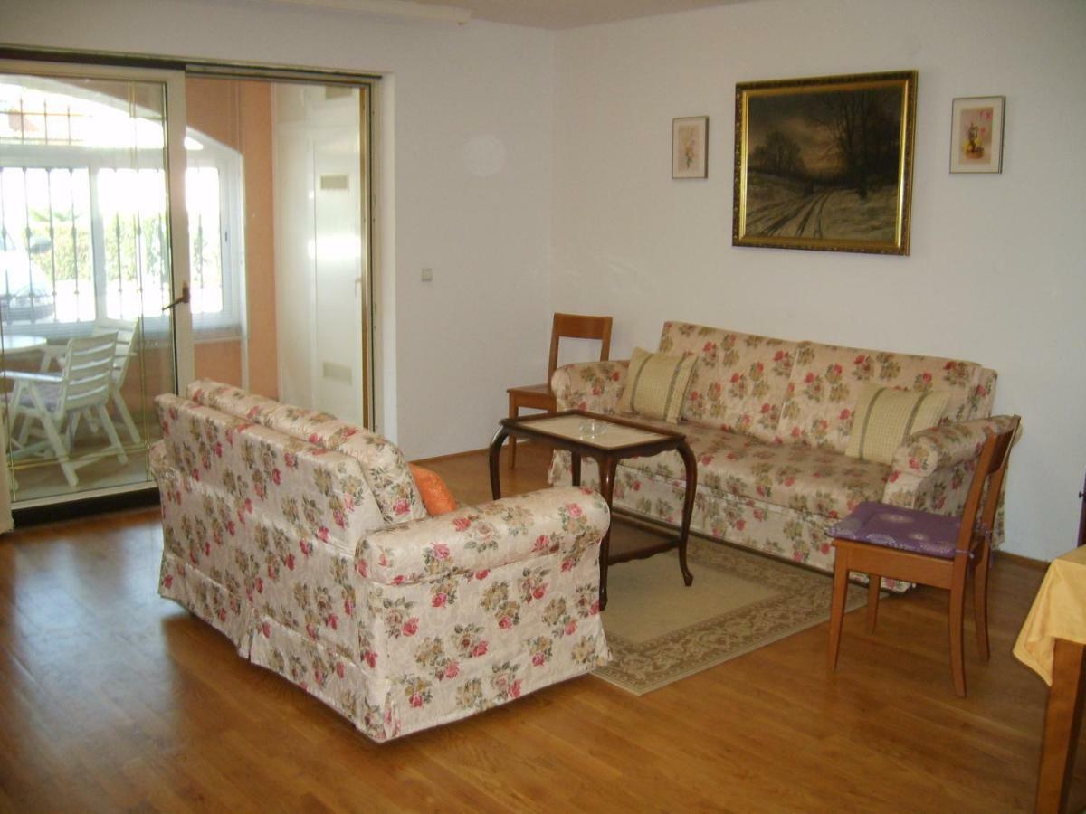 Miki Apartment Пореч Екстериор снимка